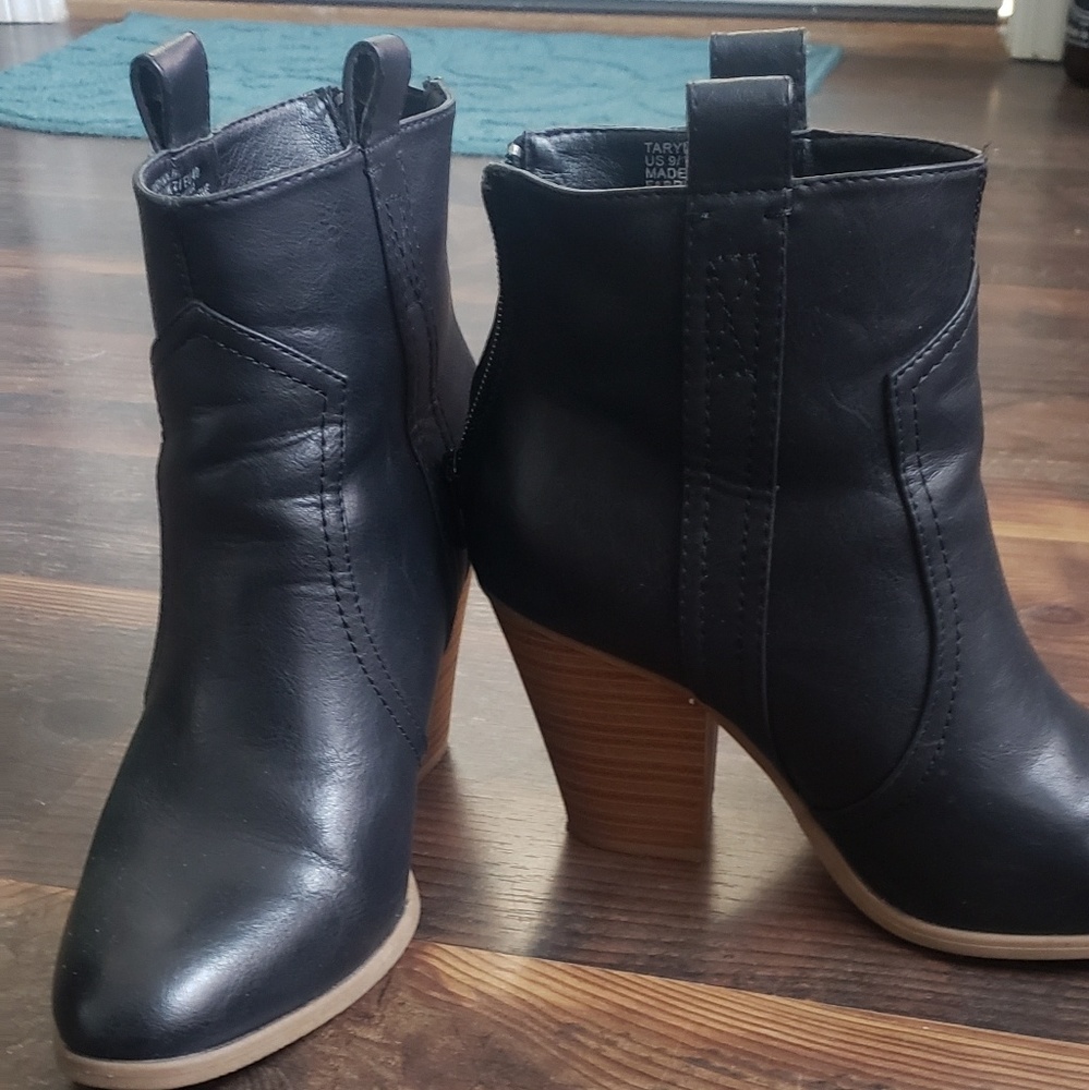 Size 9 just fab booties
